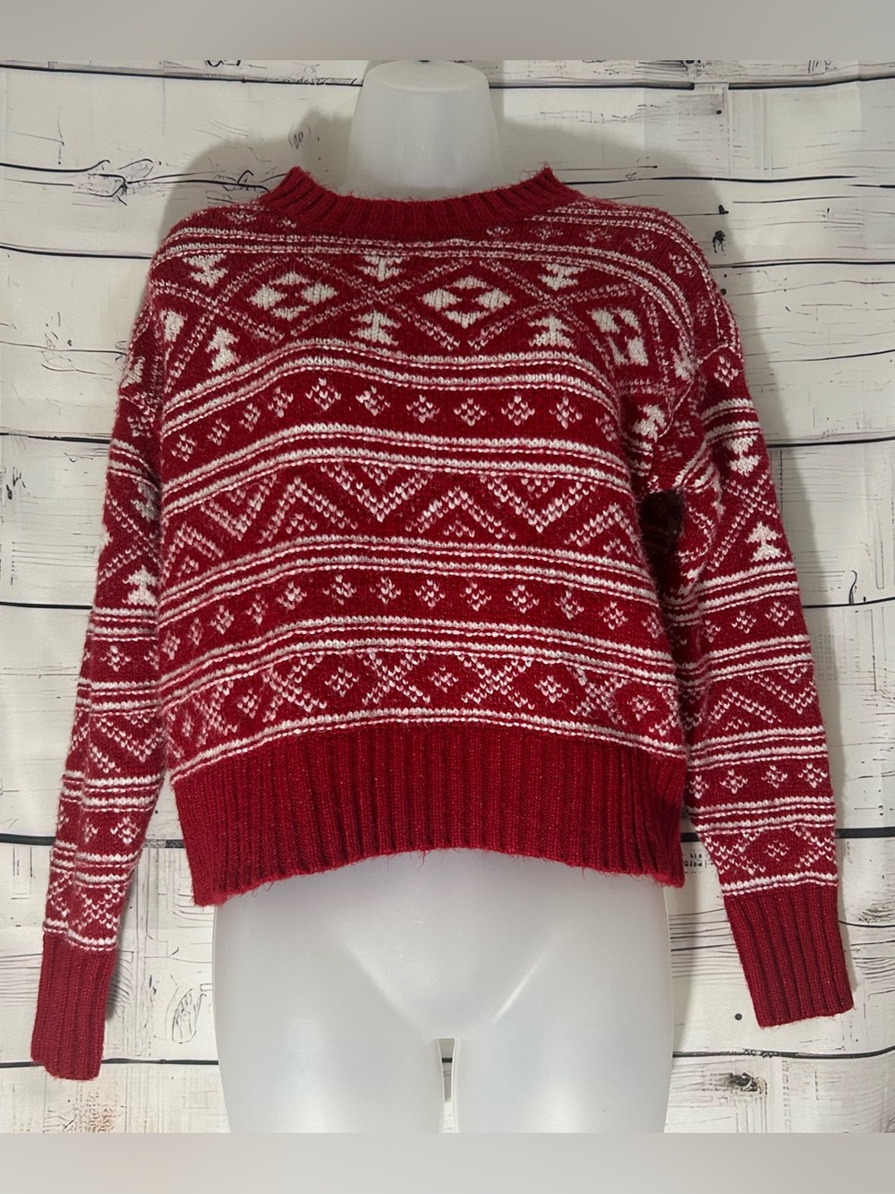 American Eagle Y2K Women's Red and White Fair Isle Crop Sweater Size XS